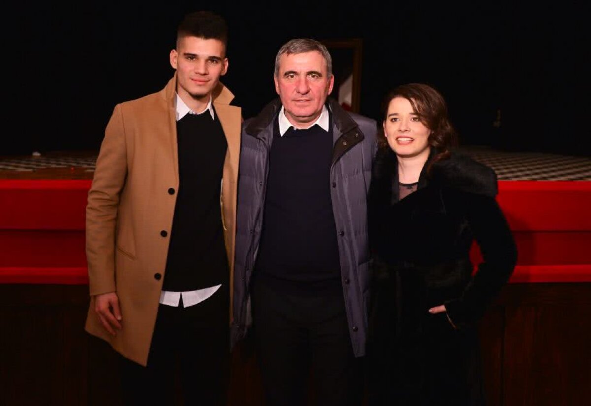 EXCLUSIV Hagi și cele mai prețioase "trofee" » Gazeta a refăcut o fotografie veche din 2005