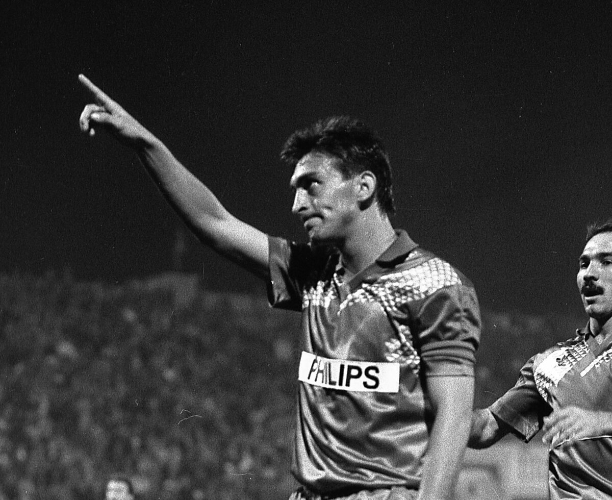 Ilie Dumitrescu la 50 de ani » 10 repere memorabile: a debutat în minutul 78 și s-a retras în 68, atât în Liga 1, cât și la echipa națională!