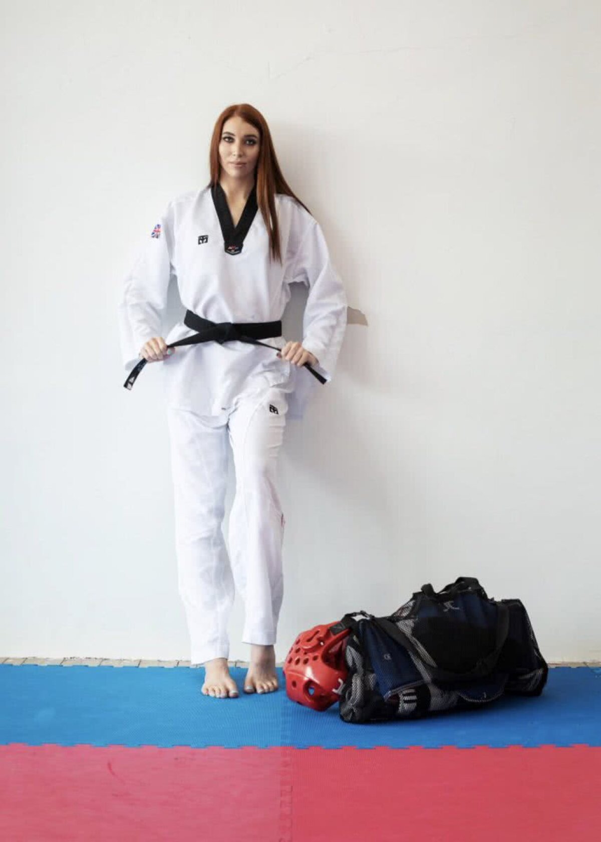 FOTO Inexplicabil: e campioană la taekwondo și arată SUPER HOT în pictoriale, dar nu are iubit!