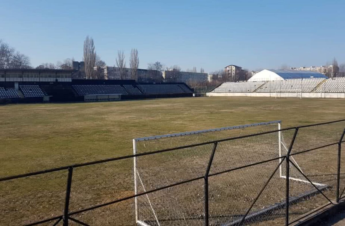 FOTO + VIDEO EXCLUSIV Rapid se mută într-o ruină! GSP.ro a vizitat arena în paragină pe care giuleștenii vor evolua în 2019: rugină, cioburi, sticle și gunoaie + cum arată gazonul