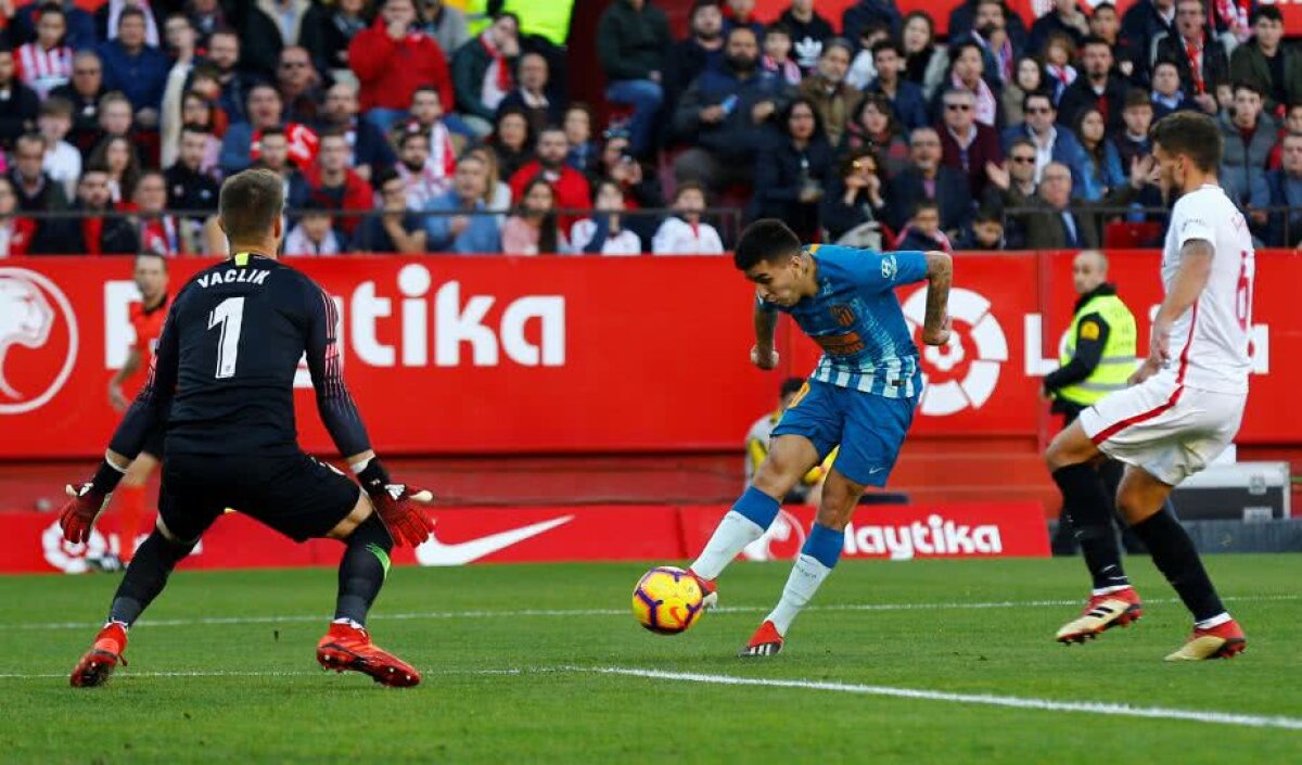 SEVILLA - ATLETICO MADRID 1-1 // FOTO Război pentru locul secund în Spania! Record de cartonașe arătate în lupta pentru urmărirea Barcelonei