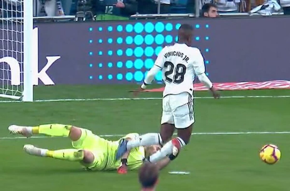 REAL MADRID - REAL SOCIEDAD 0-2 // VIDEO + FOTO INCREDIBIL! Real, FURATĂ pe teren propriu » EROARE uriașă a VAR