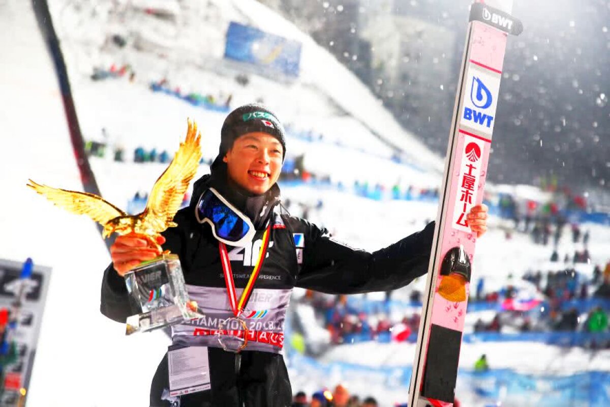 FOTO Băiatul care plutește ca o foaie de hârtie » Ryoyu Kobayashi a intrat în istorie după Turneul celor Patru Trambuline