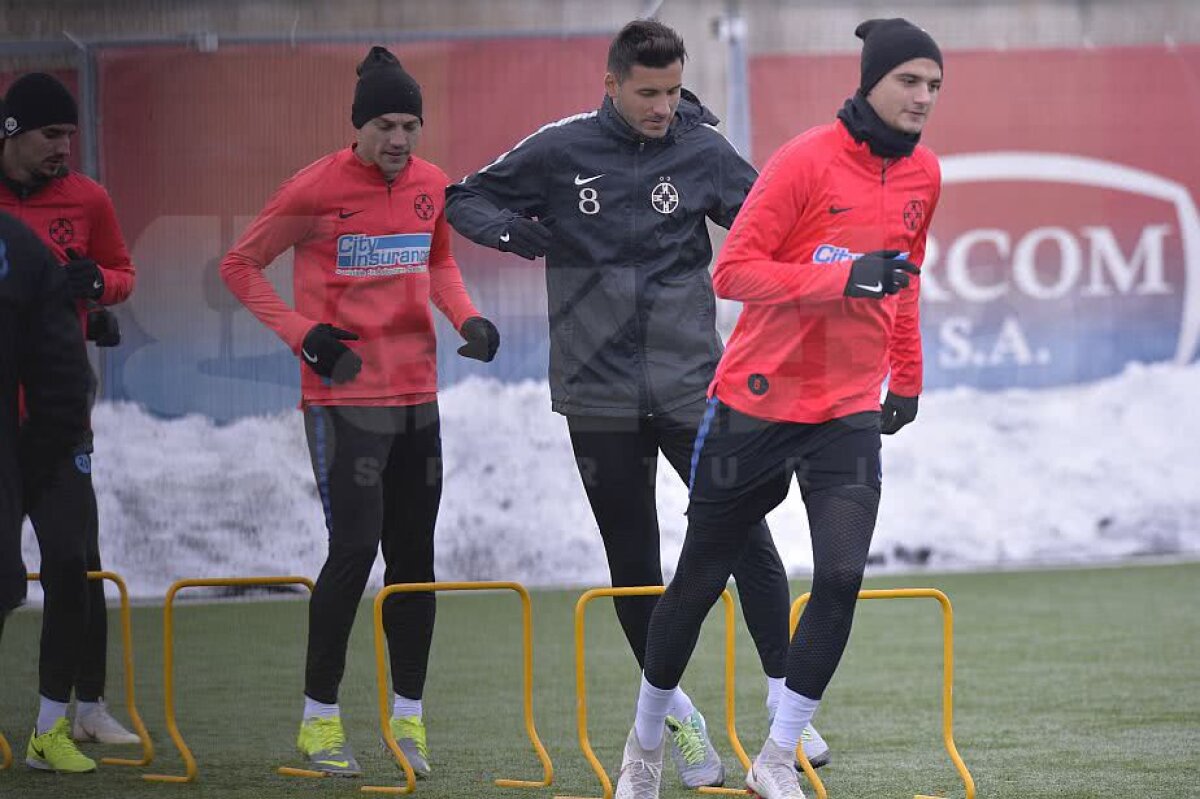 GALERIE FOTO Imagini de la antrenamentul FCSB-ului de azi! Teja și Matei, din nou în echipamentul roș-albaștrilor 