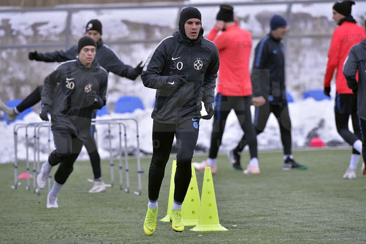 GALERIE FOTO Imagini de la antrenamentul FCSB-ului de azi! Teja și Matei, din nou în echipamentul roș-albaștrilor 