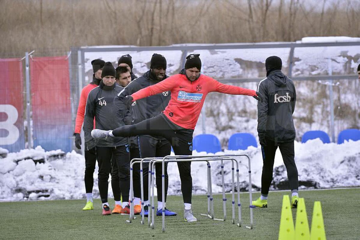 GALERIE FOTO Imagini de la antrenamentul FCSB-ului de azi! Teja și Matei, din nou în echipamentul roș-albaștrilor 