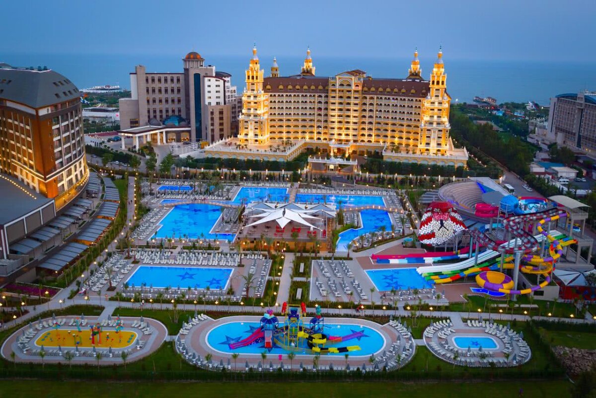 GALERIE FOTO Liga 1 în lux » Gazetă prezintă stabilimentele fastuoase în care prim-divizionarele vor pregăti partea secundă a campionatului