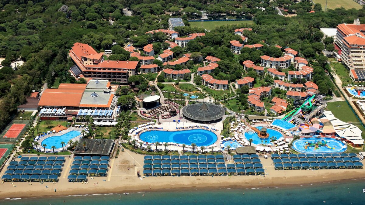 GALERIE FOTO Liga 1 în lux » Gazetă prezintă stabilimentele fastuoase în care prim-divizionarele vor pregăti partea secundă a campionatului