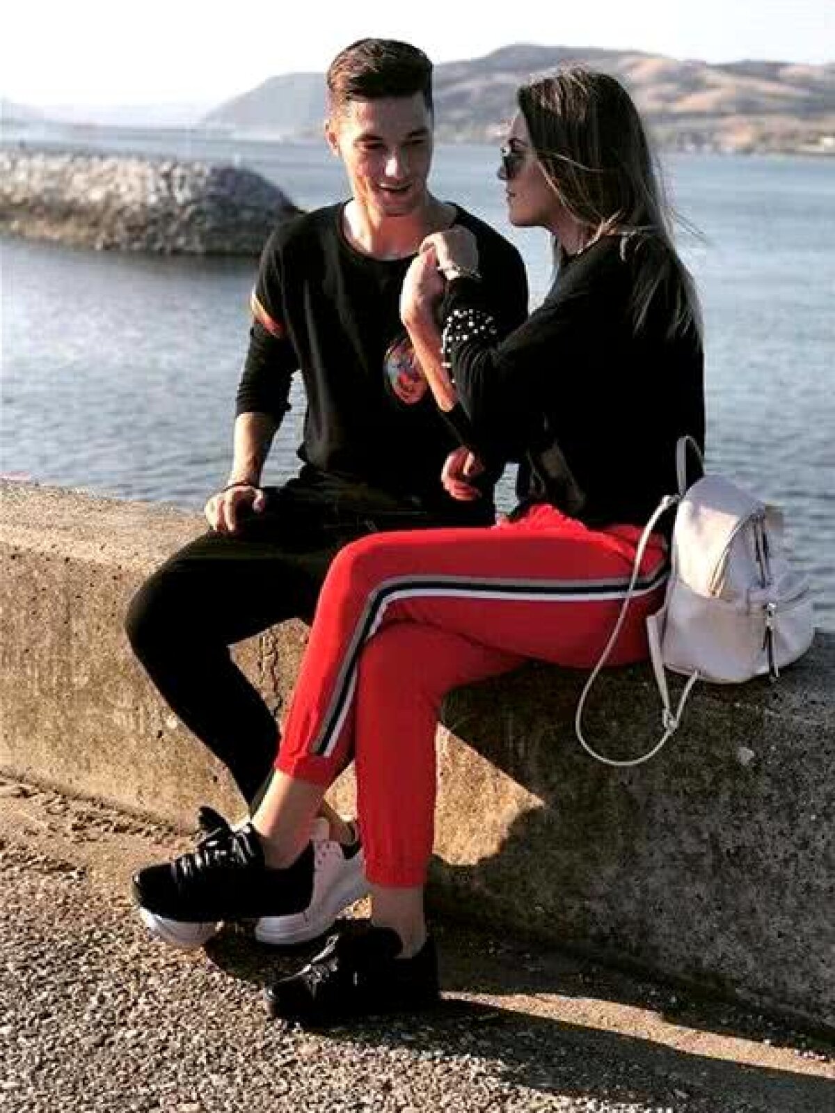 GALERIE FOTO Ce se află în spatele transferului lui Burlacu la Iași! S-a dus după "tata-socru" » Atacantul se iubește cu fiica antrenorului Stoican :) 