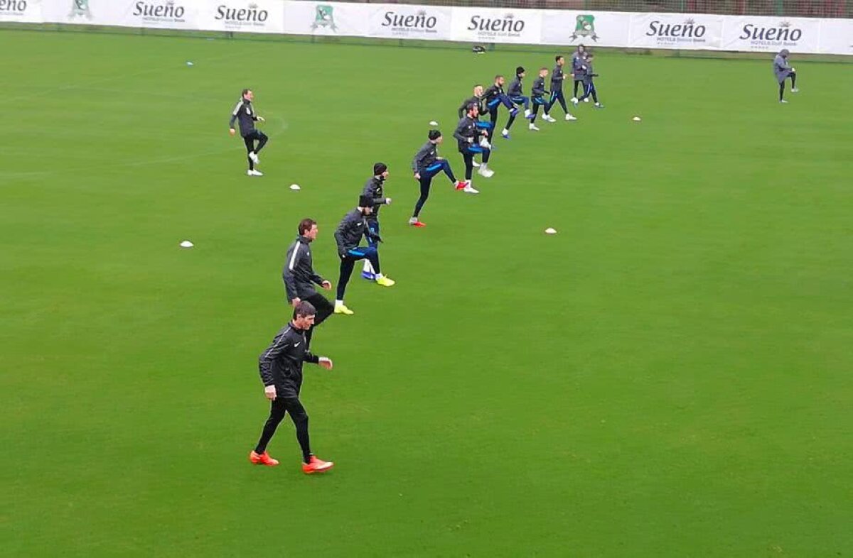 VIITORUL // GALERIE FOTO + VIDEO Imaginile zilei din cantonament » Gică Popescu și Iosif Rotariu se antrenează cu o echipă din Liga 1
