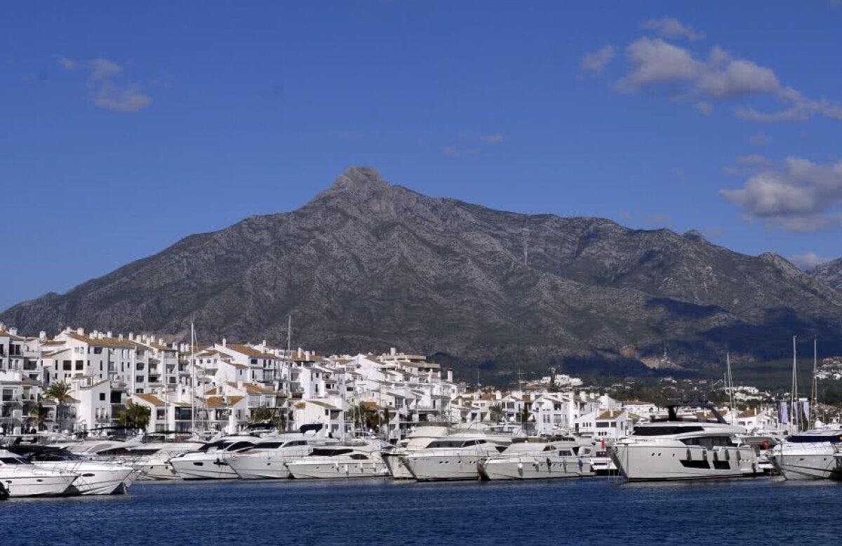 VIDEO+FOTO În casa bogaților » FCSB se antrenează ca să atace titlul într-o zonă exclusivistă, frecventată de superstaruri