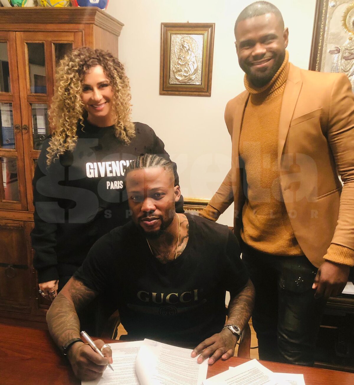 EXCLUSIV O să fie cel mai tatuat jucător din Liga 1 » A venit "The Black Power", atacantul care vrea să facă spectacol în România!