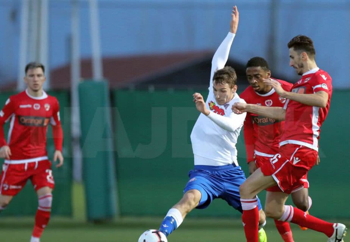 DINAMO - HAJDUK SPLIT 0-2 // VIDEO + FOTO Înfrângere pentru Dinamo în primul amical al iernii »„Câinii” n-au avut nicio șansă contra lui Hajduk Split