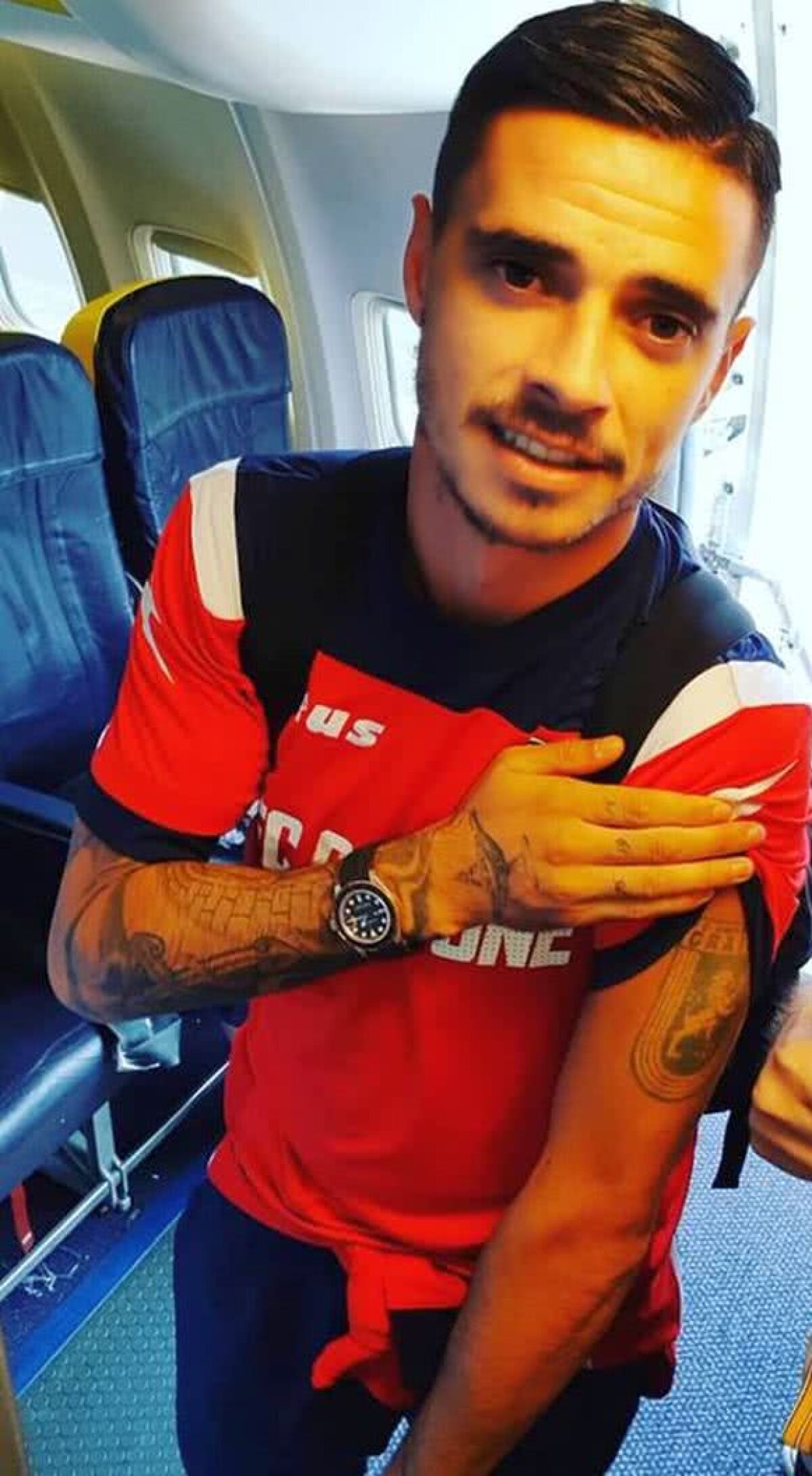 Detalii controversate despre Adrian Stoian, noul jucător de la FCSB » Are stema Craiovei tatuată pe braț și a fost implicat într-un scandal la națională: „E și fumător înrăit”