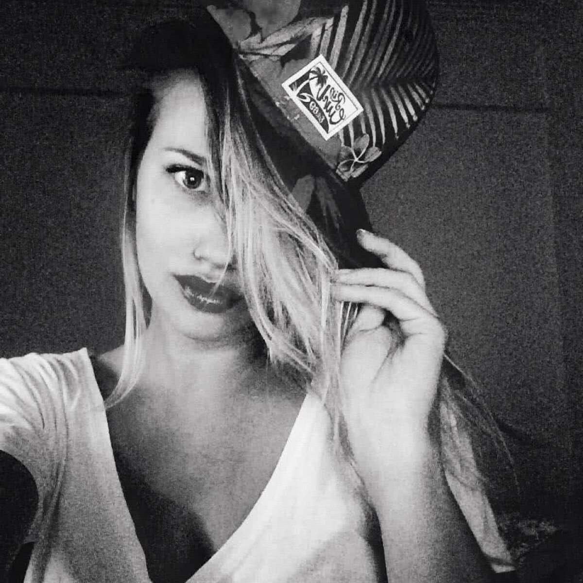 FOTO Iubita lui Higuain, așteptată cu brațele deschise la Chelsea: „Hai, Lara, la noi!” 