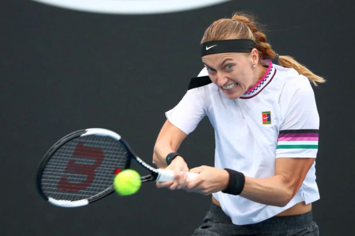 IRINA BEGU - PETRA KVITOVA // VIDEO Punct genial! Lovitură de senzație reușită cu mâna „mai slabă”, din spatele liniei de fund