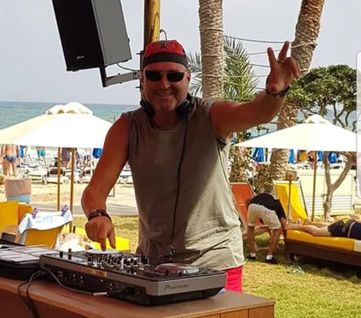 Căpitanul Oțelului, brutar și DJ în Cipru » Valentin Ștefan, liderul echipei gălățene din anii '90, povestește cum a îmbinat utilul cu plăcutul în Insula Afroditei