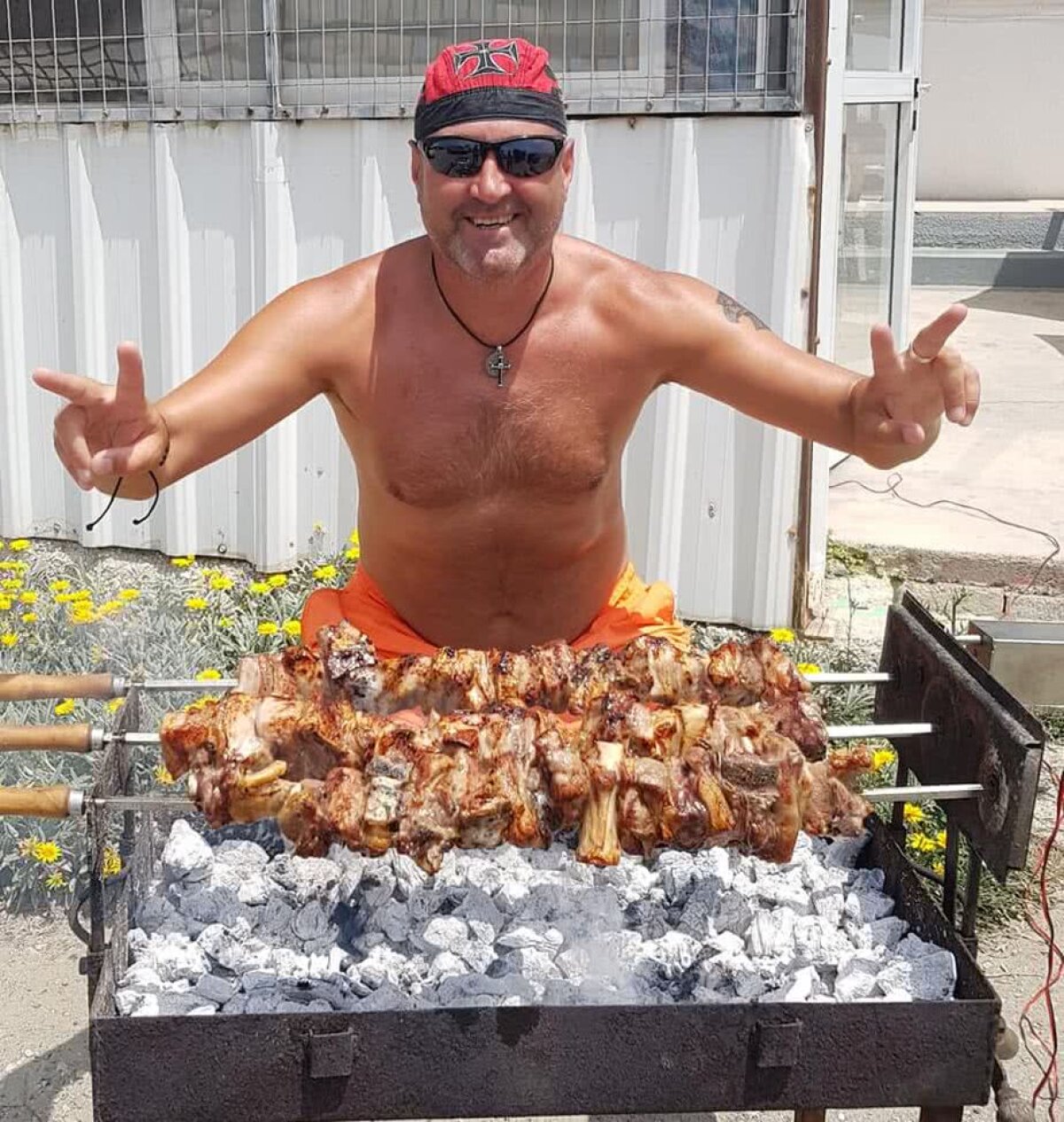 Căpitanul Oțelului, brutar și DJ în Cipru » Valentin Ștefan, liderul echipei gălățene din anii '90, povestește cum a îmbinat utilul cu plăcutul în Insula Afroditei