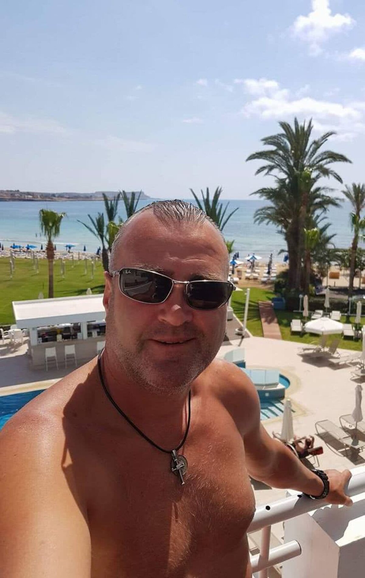 Căpitanul Oțelului, brutar și DJ în Cipru » Valentin Ștefan, liderul echipei gălățene din anii '90, povestește cum a îmbinat utilul cu plăcutul în Insula Afroditei