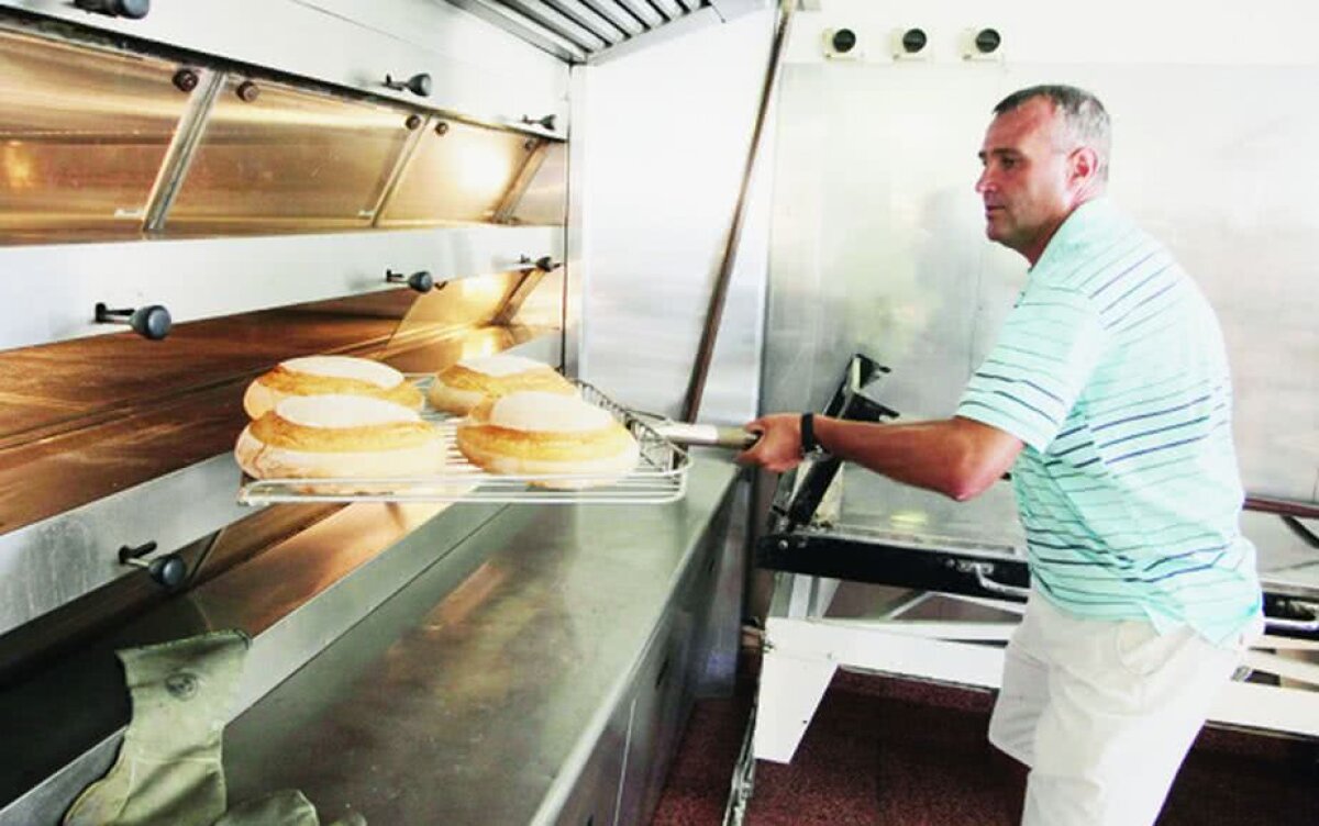 Căpitanul Oțelului, brutar și DJ în Cipru » Valentin Ștefan, liderul echipei gălățene din anii '90, povestește cum a îmbinat utilul cu plăcutul în Insula Afroditei