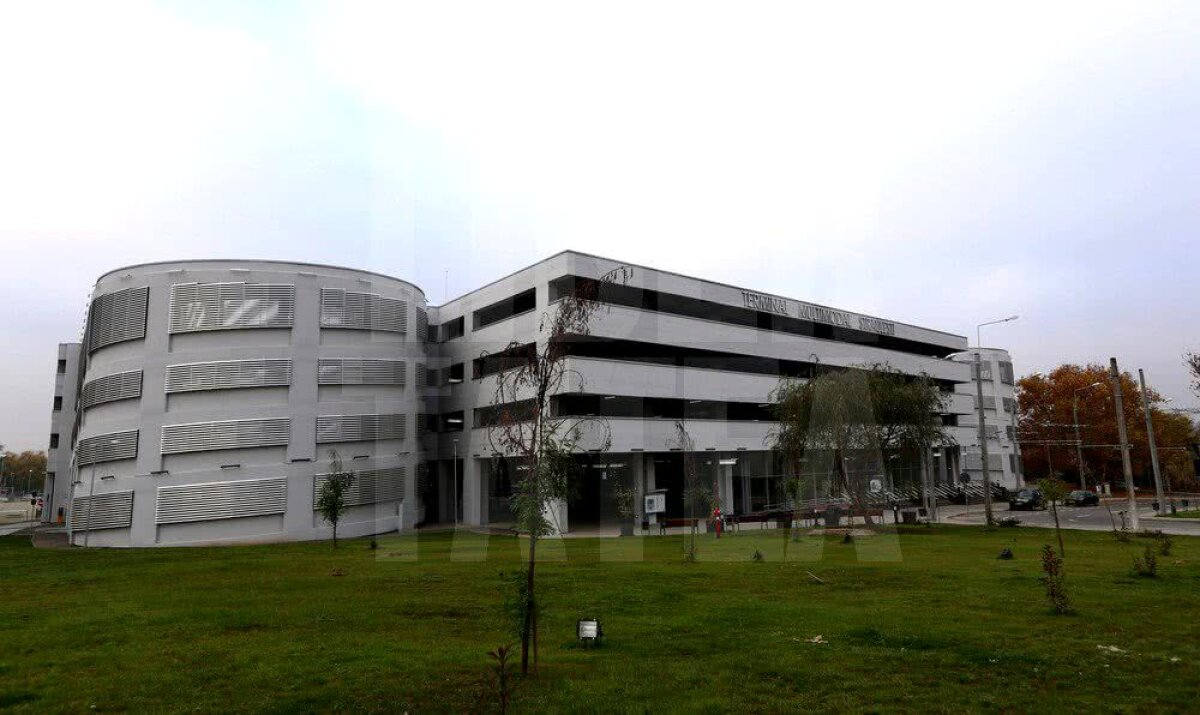 FOTO Parcarea de 35 de milioane de euro care este INUTILĂ! Nu se umple nici 5%: motivul pentru care șoferii români o evită