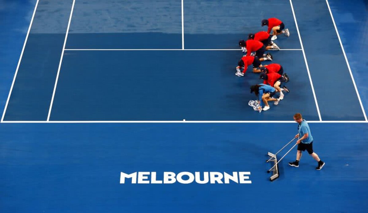 SIMONA HALEP - SOFIA KENIN // FOTO Repriză puternică de ploaie la Australian Open! Meciul Simonei Halep a început cu o întârziere de aproape 3 ore