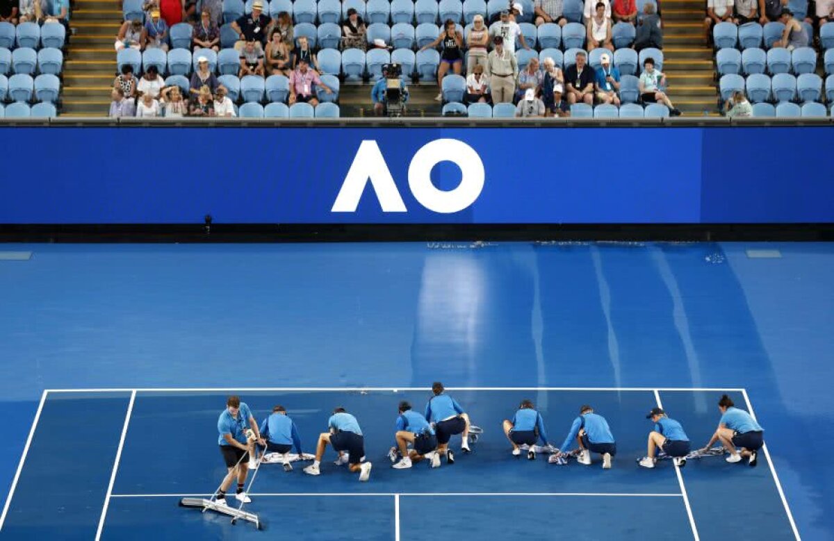 SIMONA HALEP - SOFIA KENIN // FOTO Repriză puternică de ploaie la Australian Open! Meciul Simonei Halep a început cu o întârziere de aproape 3 ore