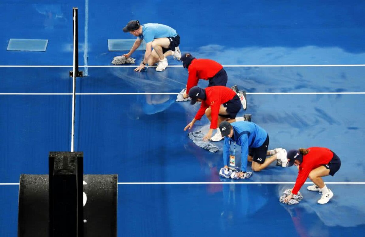 SIMONA HALEP - SOFIA KENIN // FOTO Repriză puternică de ploaie la Australian Open! Meciul Simonei Halep a început cu o întârziere de aproape 3 ore