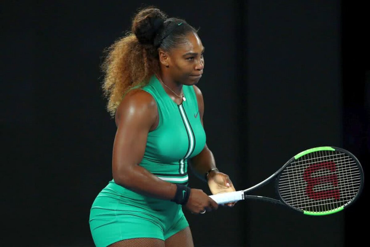 SERENA WILLIAMS LA AUSTRALIAN OPEN // VIDEO+FOTO Serena e în turul 3 la AO, tot mai aproape de un meci-șoc cu Simona Halep » Fanii i-au criticat din nou echipamentul: „Ar trebui interzisă!”