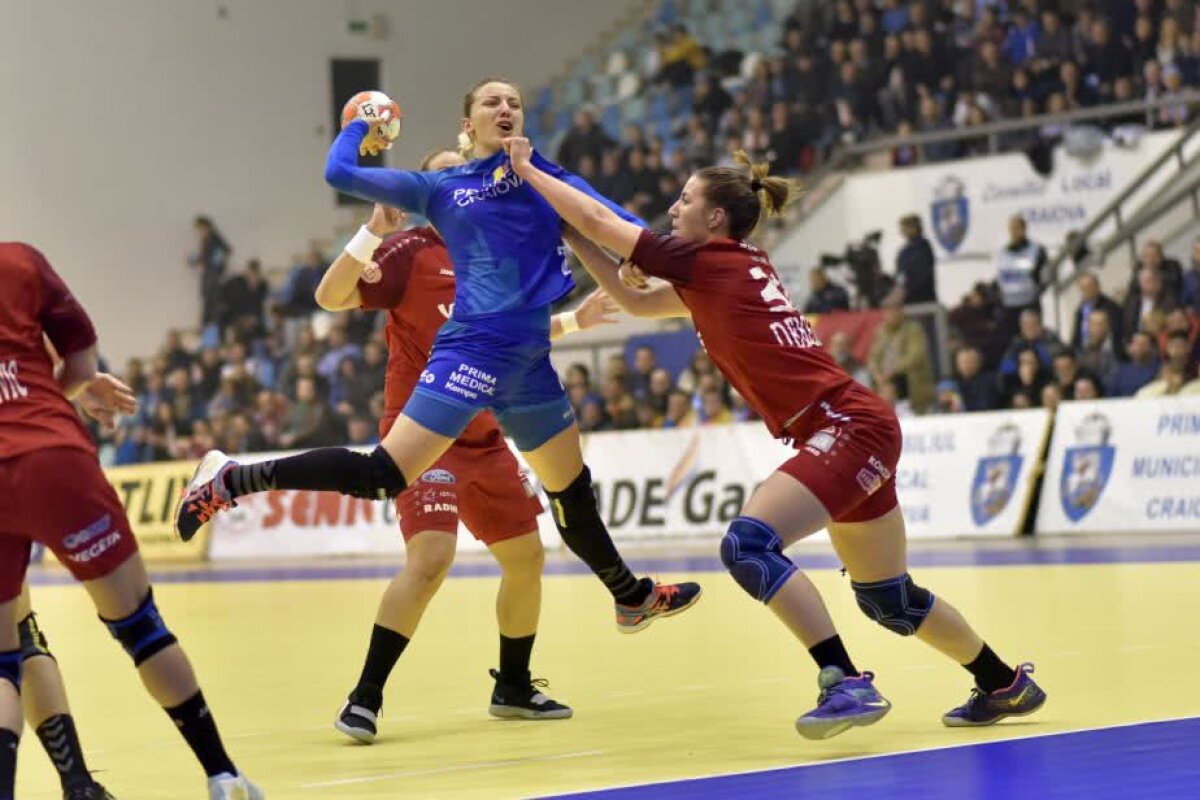 SCM CRAIOVA -  PODRAVKA VEGETA 23-26 // FOTO Umbra campioanei » SCM Craiova, tot mai departe de apărarea trofeului Cupei EHF