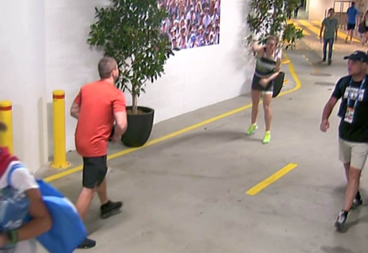 SIMONA HALEP - VENUS WILLIAMS // FOTO Cum și-a armat Halep serviciul » Exercițiu inedit efectuat pe tunel