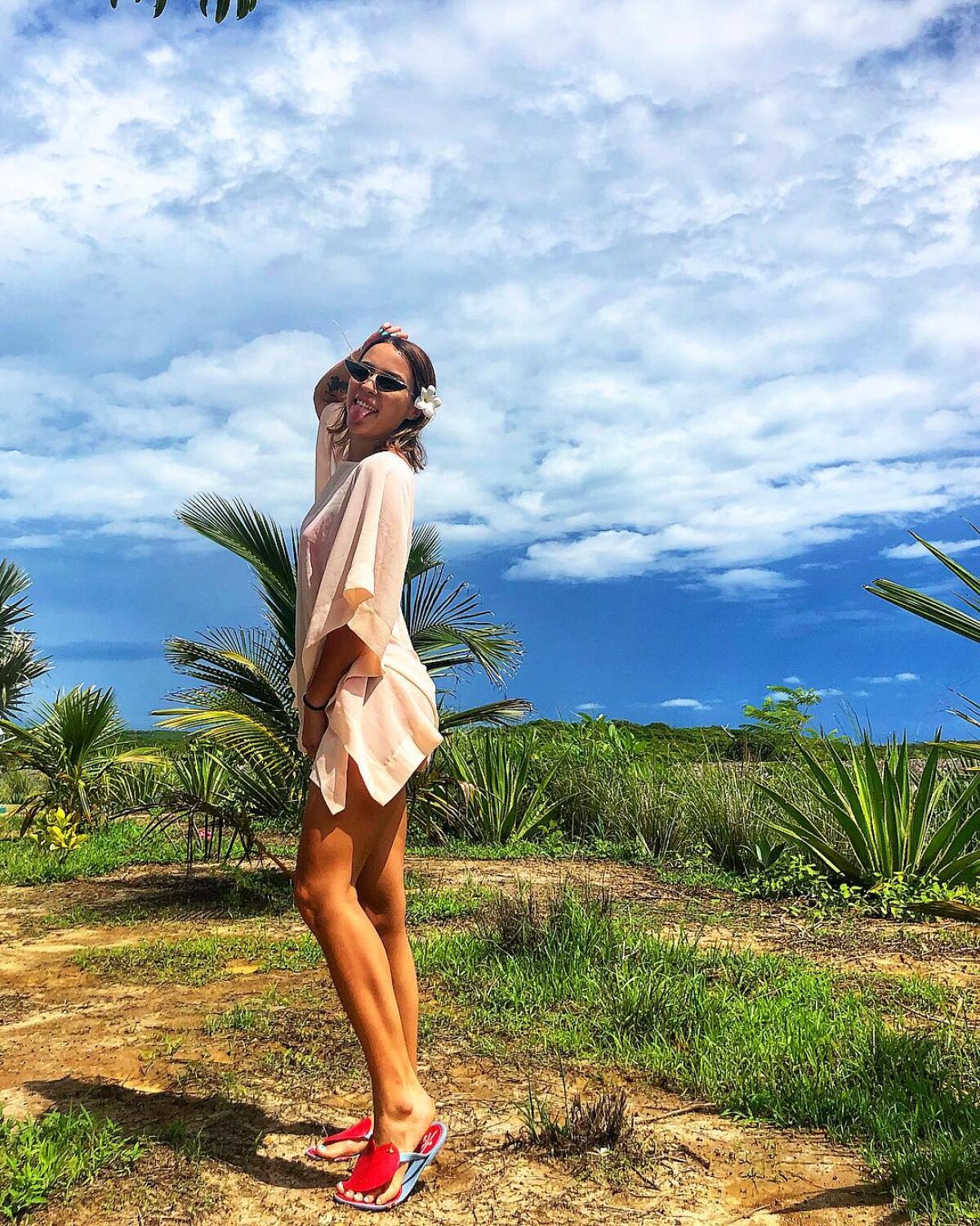 GALERIE FOTO & VIDEO Vacanță HOT pentru soția lui Gabi Tamaș » Și-a etalat corpul perfect în Madagascar, la 30 de grade Celsius