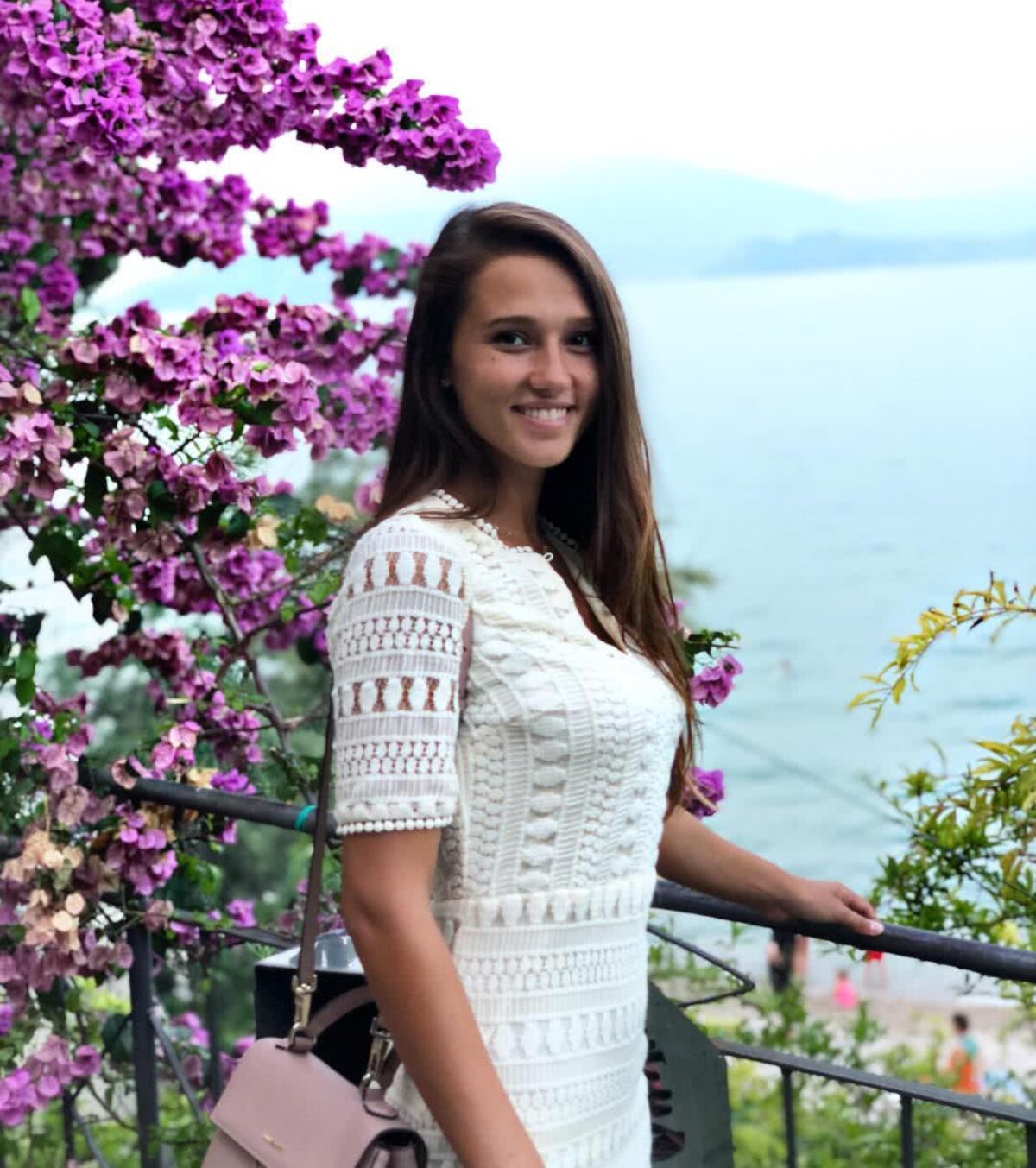 FOTO Autograf contra teză despre istoria artei! Moldoveanca Doina Turcanu se folosește de iubitul ei, Stefan de Vrij de la Inter, ca să treacă de examene