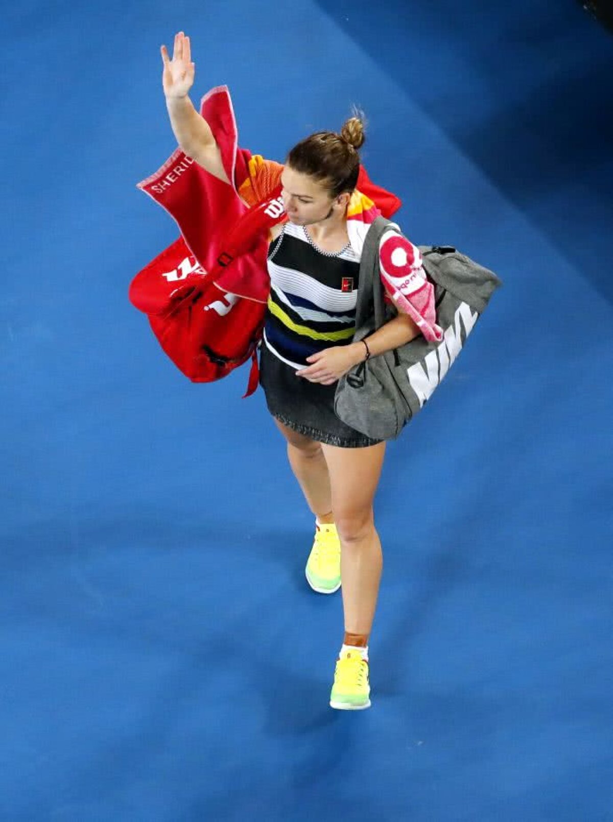 VIDEO+FOTO Cum a reacționat Simona Halep după ce a fost învinsă de Serena Williams la Australian Open