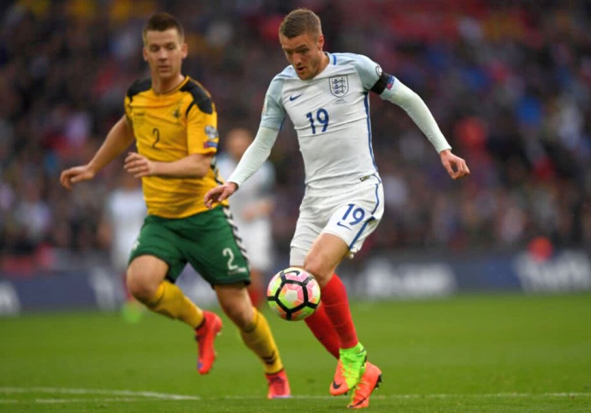 DINAMO //UPDATE OFICIAL Mircea Rednic betonează defensiva lui Dinamo! Doi fundași au semnat contractele