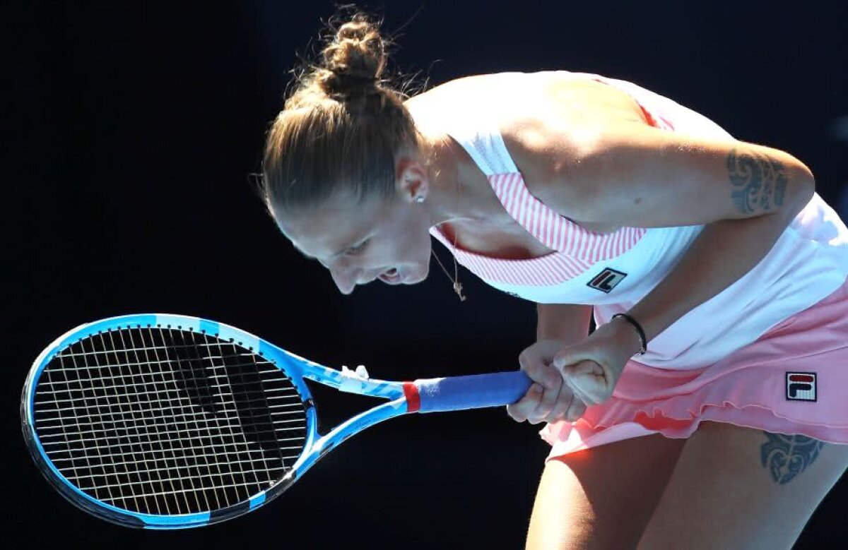 Serena Williams, ELIMINATĂ de la Australian Open de Karolina Pliskova! Americanca a avut 4 mingi de meci și 5-1 în decisiv!