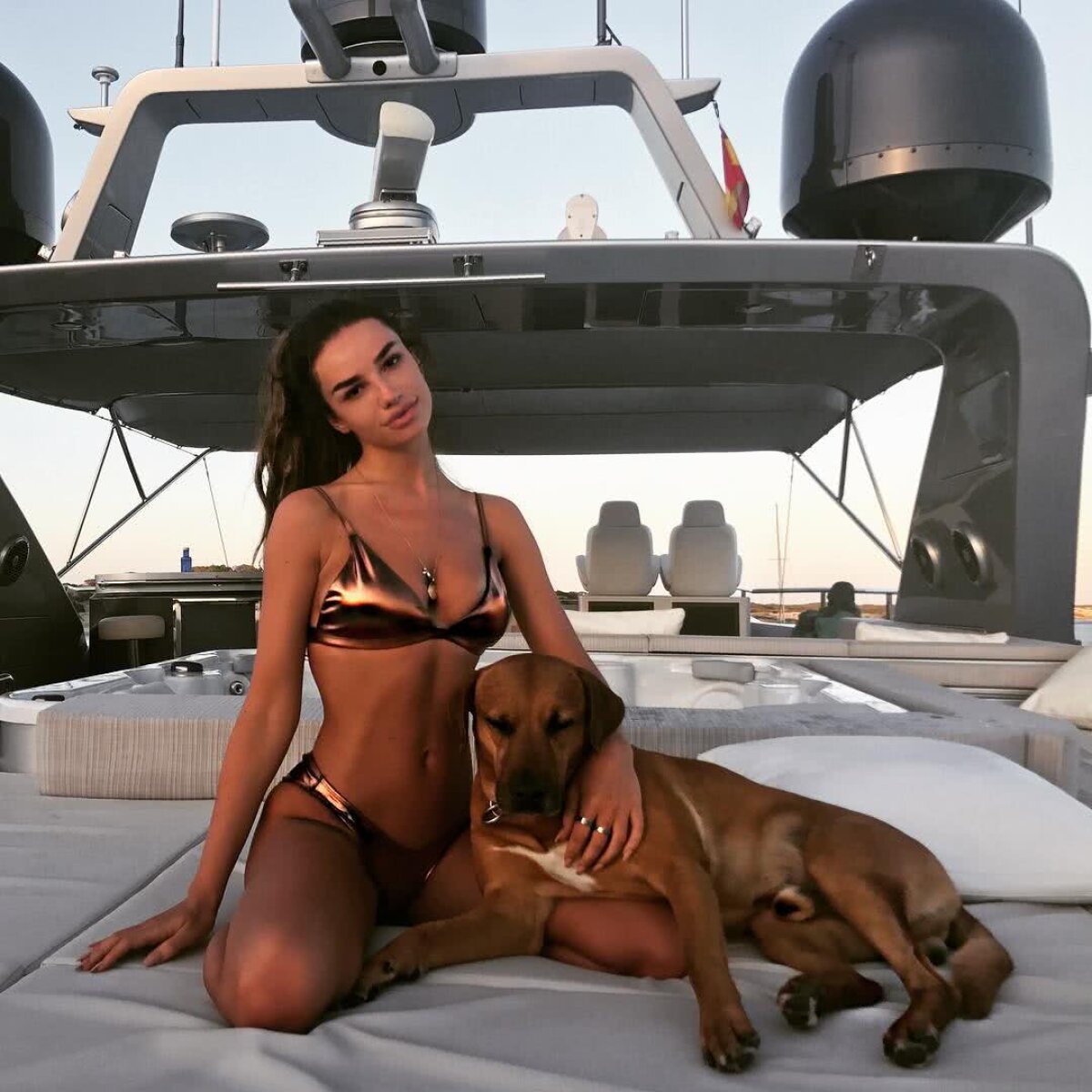 FOTO Trăiește pe picior mare: iubita lui Dele Alli s-a afișat cu brățări de 120.000 de euro 