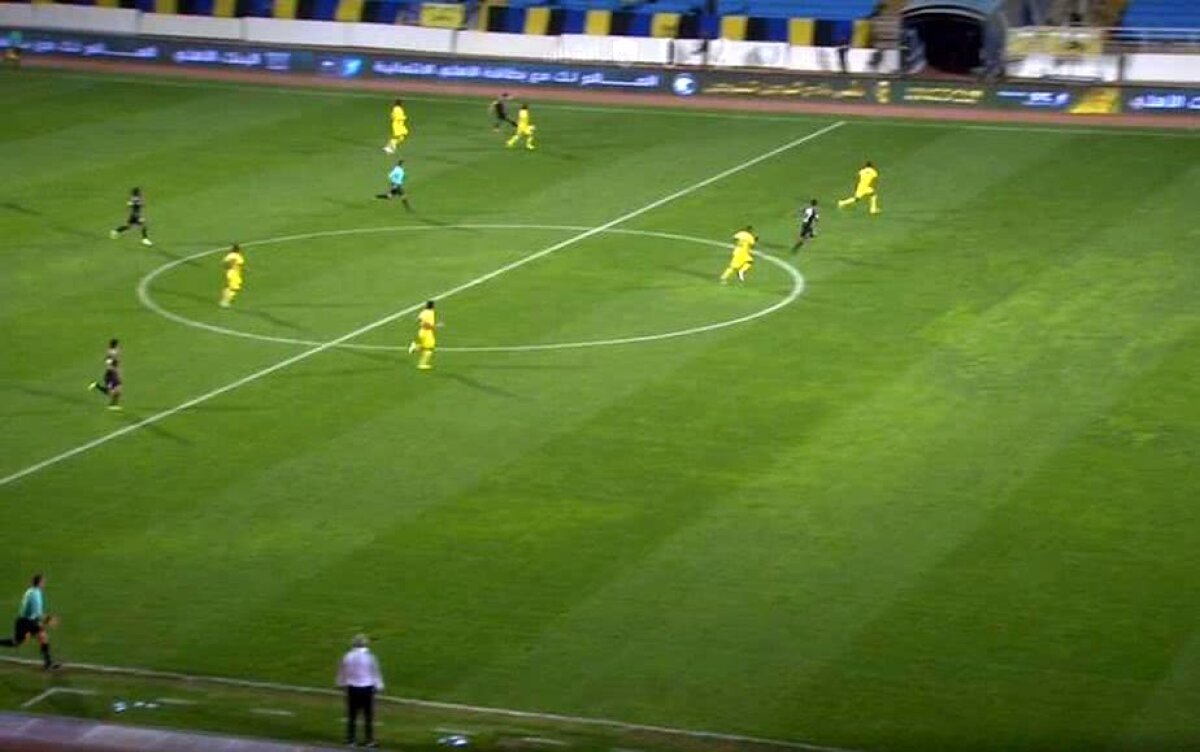 Șumudică s-a certat cu brigada lui Hațegan » Antrenorul român a înjurat arbitrii + Echipa sa a fost umilită