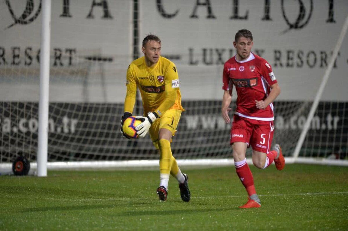 DINAMO - DINAMO MOSCOVA 0-2 // VIDEO+FOTO Golurile au venit după două mari greșeli în apărarea „câinilor”, comise de Ciobotariu