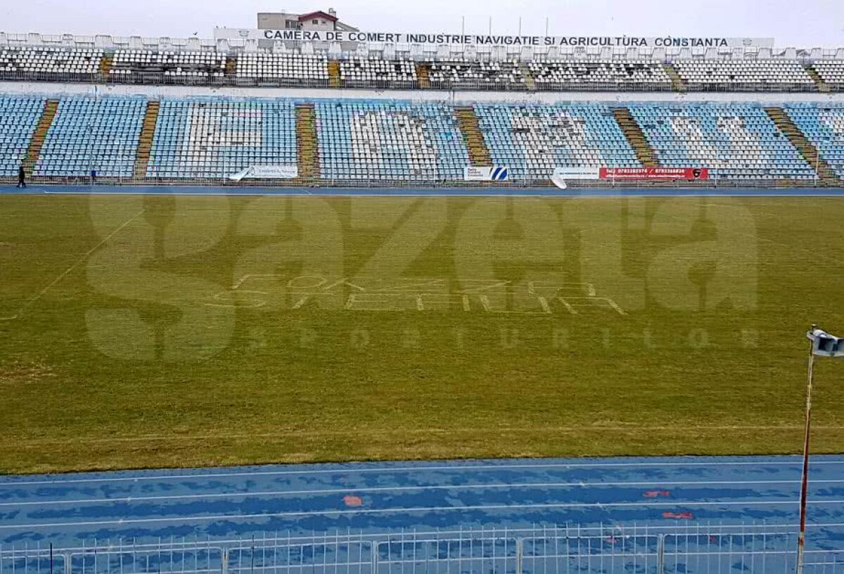 EXCLUSIV FOTO Act de vandalism pe stadionul Farul! Au scris „Forzza Steaua” pe gazon » Primăria nu știe să explice incidentul: „Nu înțeleg care e legătura”