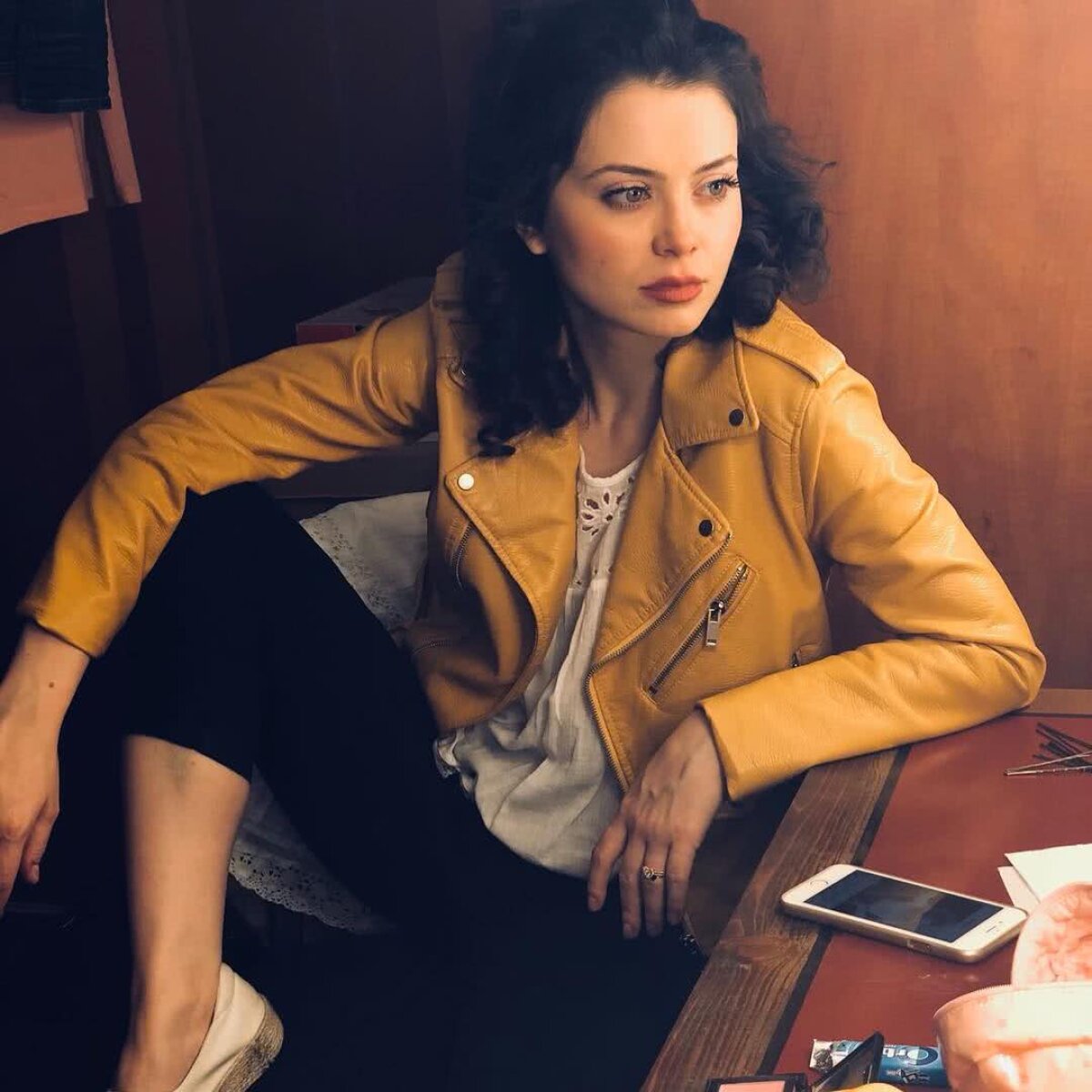 FOTO Gianina din Las Fierbinți arată tot: a pozat fără sutien și a postat imaginea pe internet!
