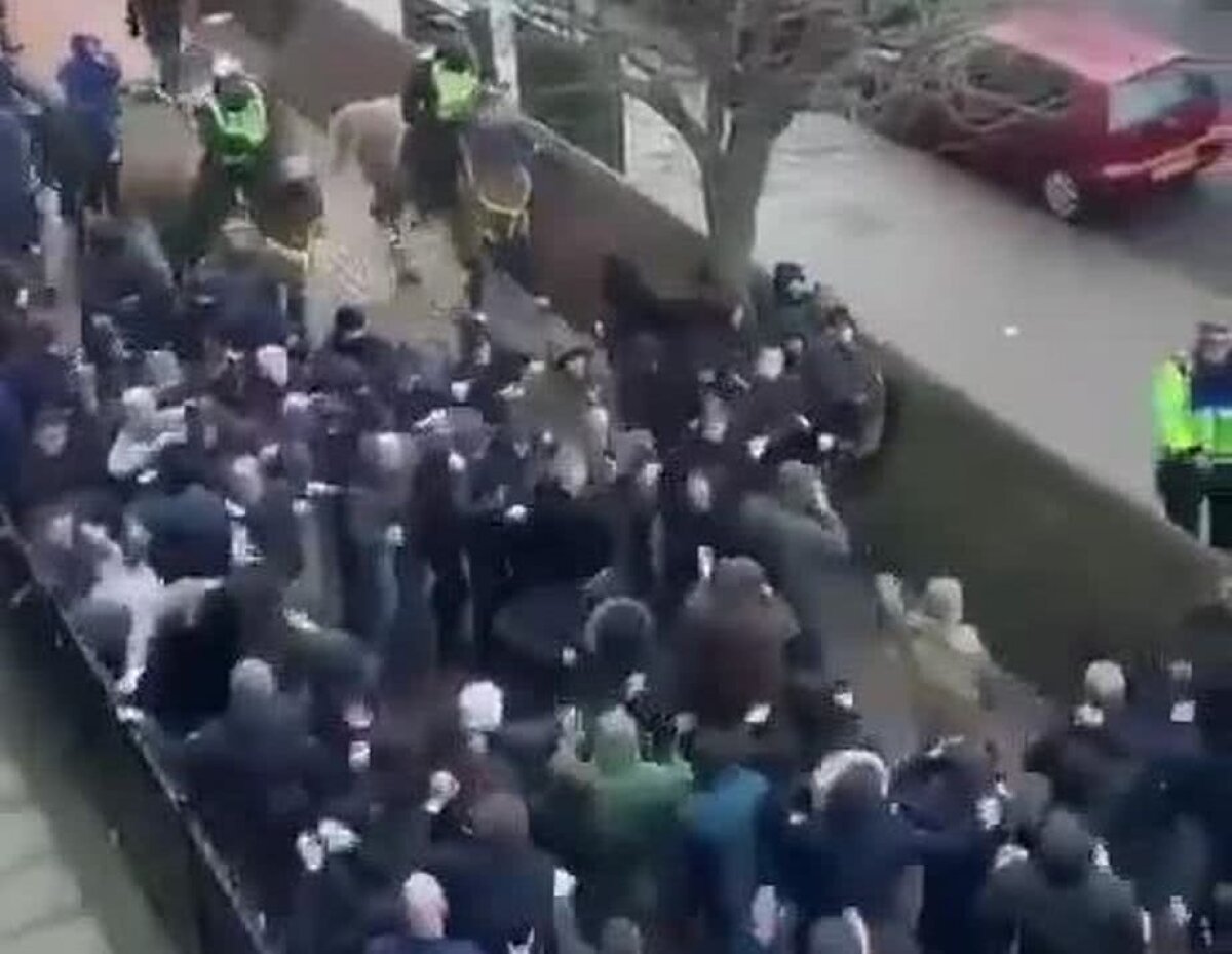 ATENȚIE, VIDEO ȘOCANT! Bătaie SĂLBATICĂ la Londra » Huliganii lui Millwall au declanșat o ambuscadă ca în Green Street Hooligans