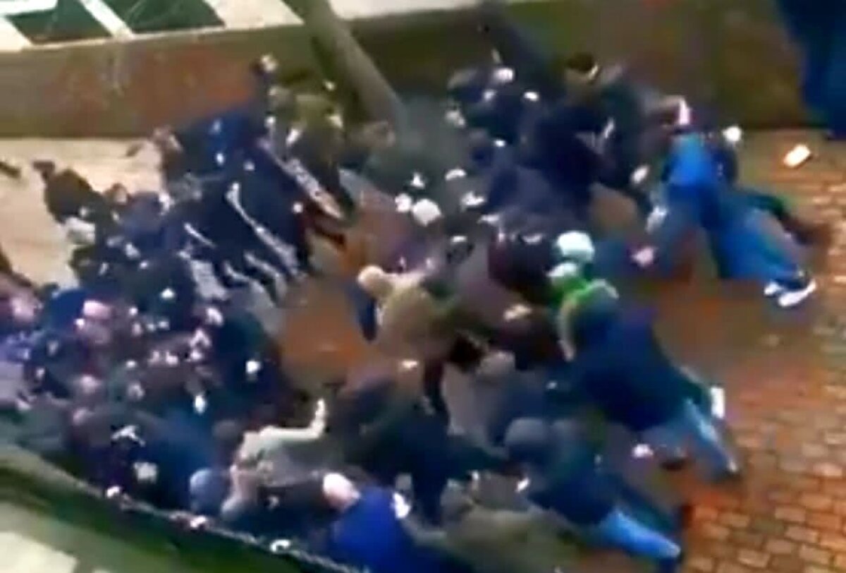 ATENȚIE, VIDEO ȘOCANT! Bătaie SĂLBATICĂ la Londra » Huliganii lui Millwall au declanșat o ambuscadă ca în Green Street Hooligans