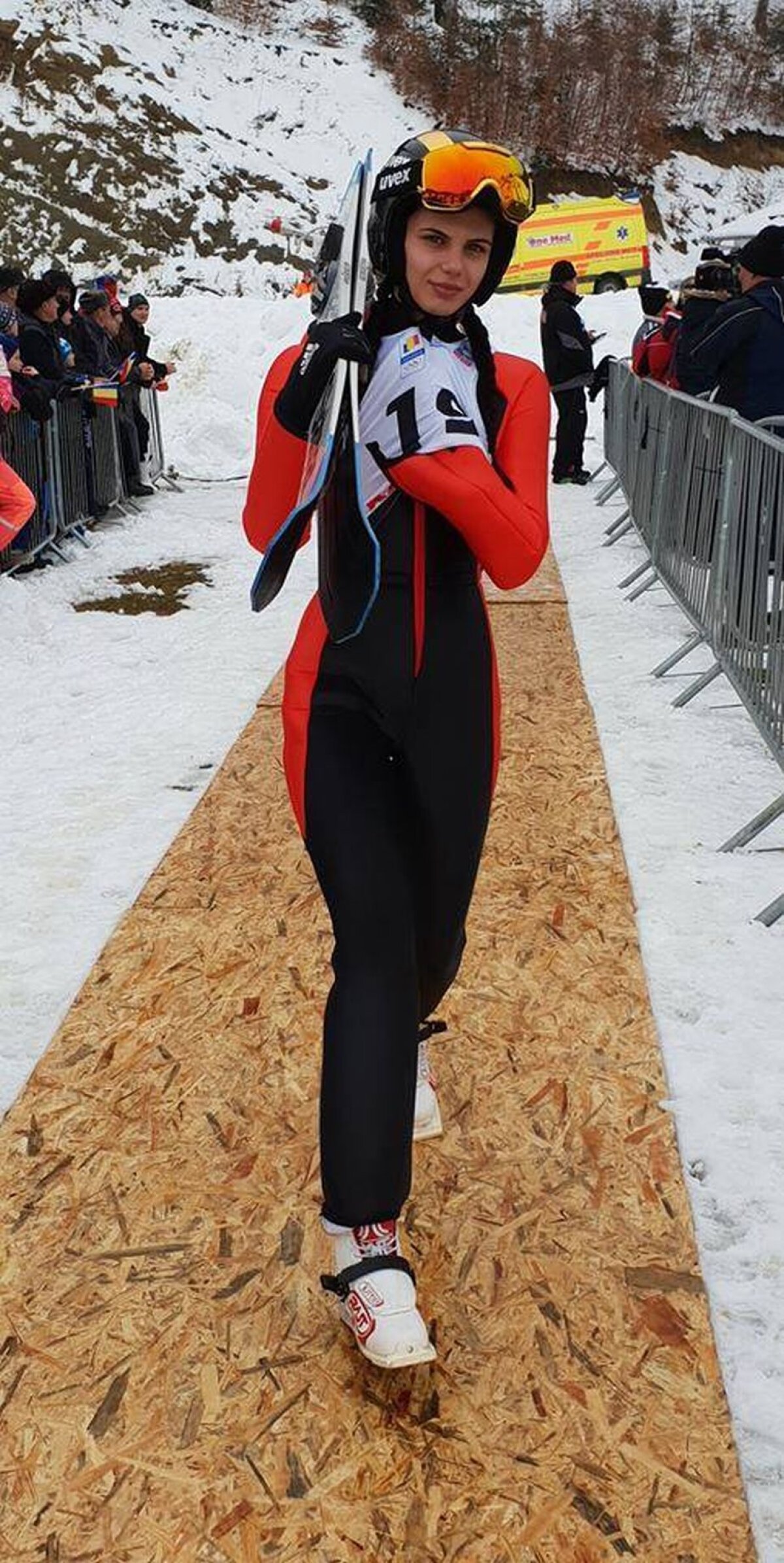 SĂRITURI CU SCHIURILE. Spectacol la Râșnov » Campioana olimpică a câștigat ambele etape de Cupă Mondială! Dana Haralambie, cea mai bună clasare