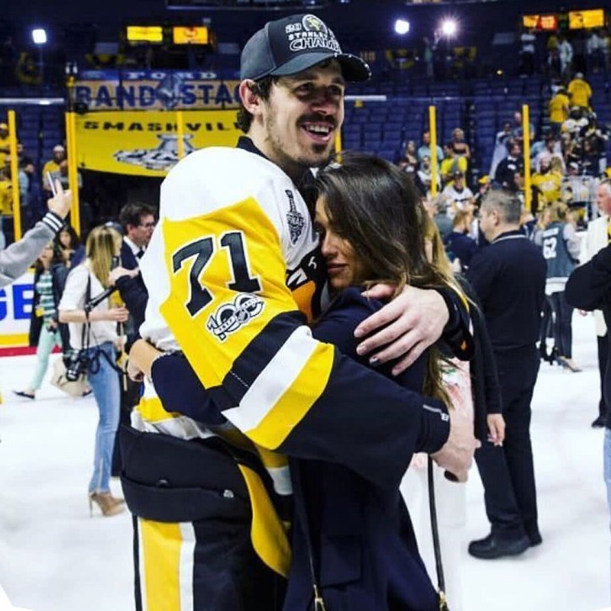 GALERIE FOTO „Așa mă trezesc în fiecare dimineață” » Jurnalista care a stârnit imaginația tuturor 