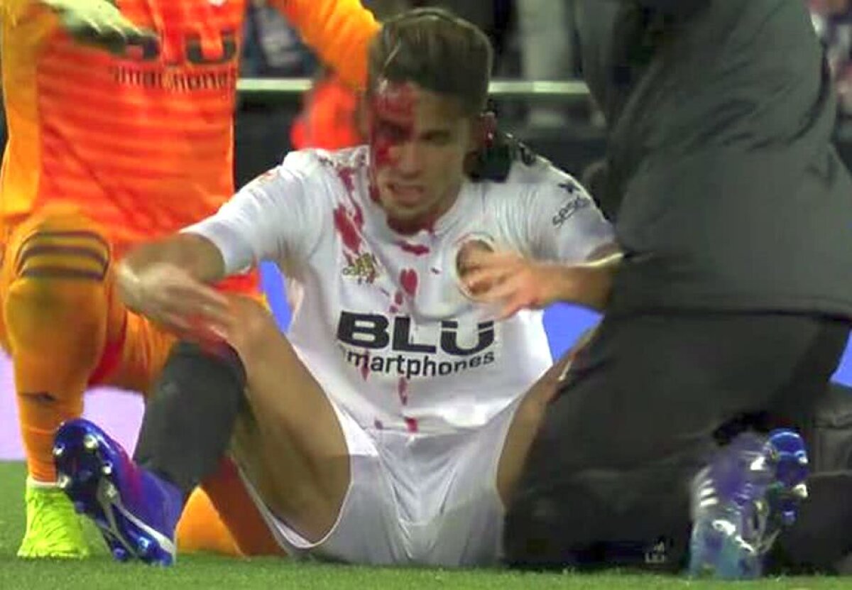VALENCIA - GETAFE // FOTO Scene reprobabile în „sferturile” Cupei Spaniei » Bătaie generală, sânge pe teren și eliminări în drumul spre vestiare