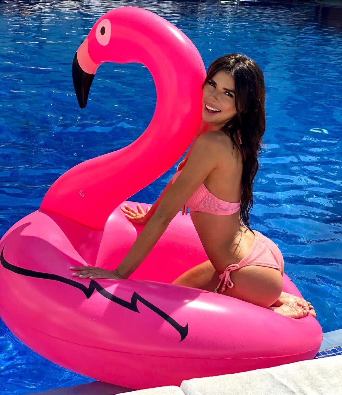 Imagini INCENDIARE la TV: Ioana Filimon, show SEXY în emisiunea Ferma! » „Lumea e rea, îmi spuneau «Buzuca»”