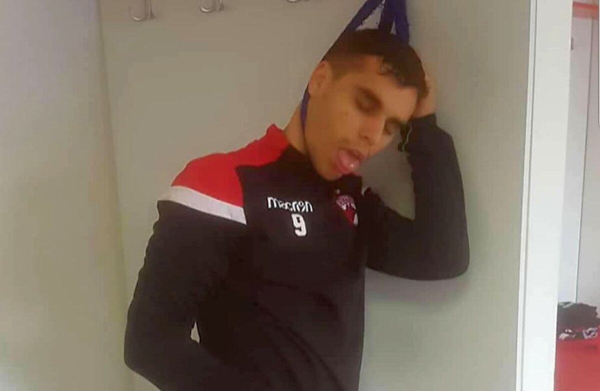 DINAMO // FOTO „Spânzurat” în vestiar » Glumă sinistră a lui Pesici și Katsikas: ca să îi dea peste nas lui Rednic?!