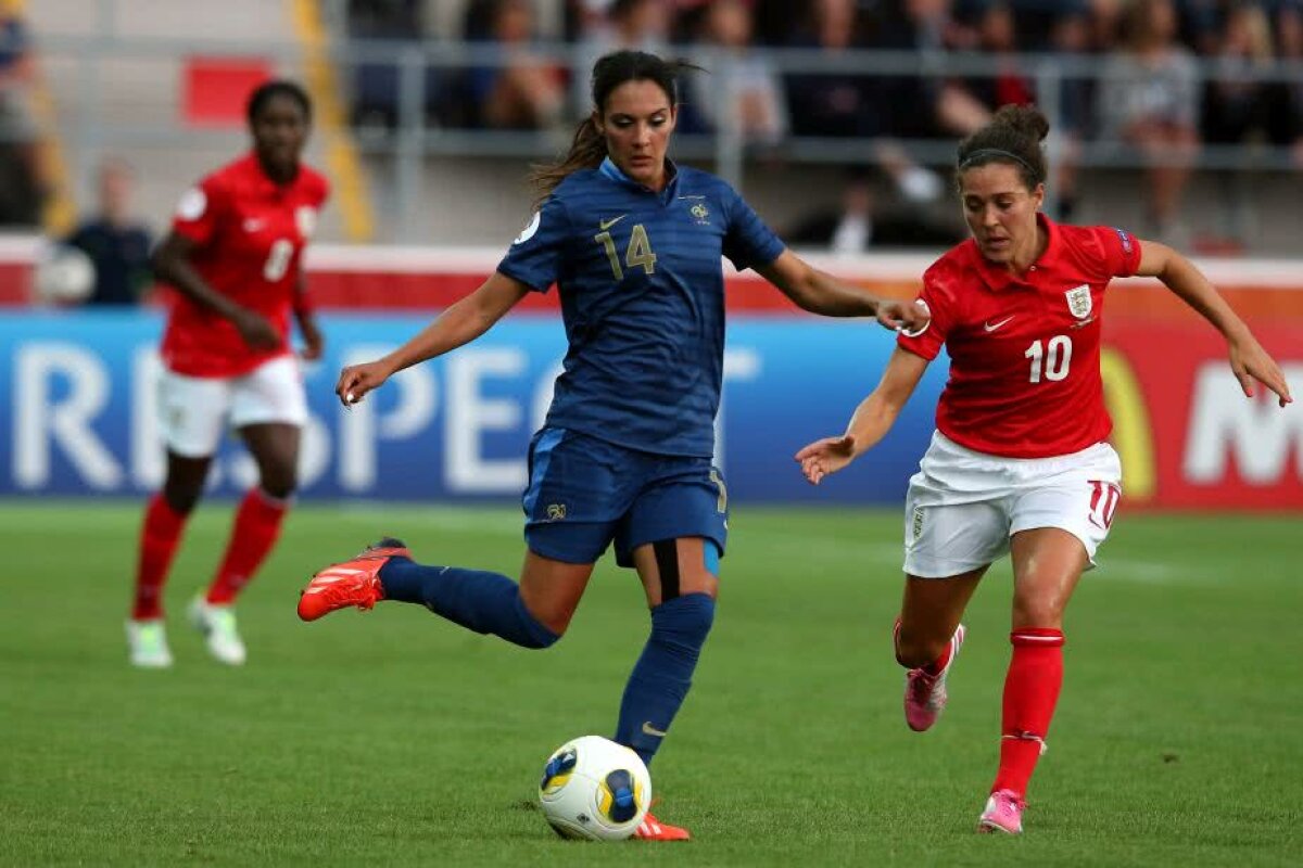 VIDEO+FOTO Un fotbalist din Liga 1 are o soție mult mai cunoscută decât el » Partenera de viață a câștigat 3 Ligi ale Campionilor cu Lyon