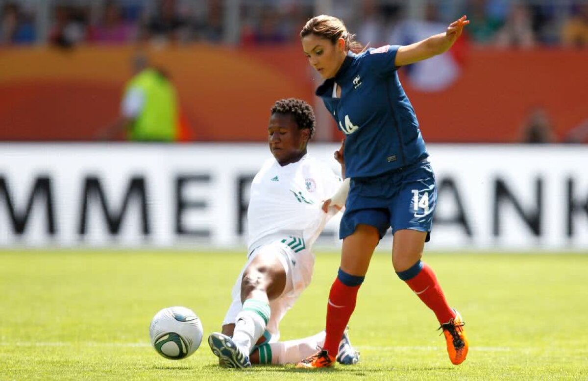 VIDEO+FOTO Un fotbalist din Liga 1 are o soție mult mai cunoscută decât el » Partenera de viață a câștigat 3 Ligi ale Campionilor cu Lyon